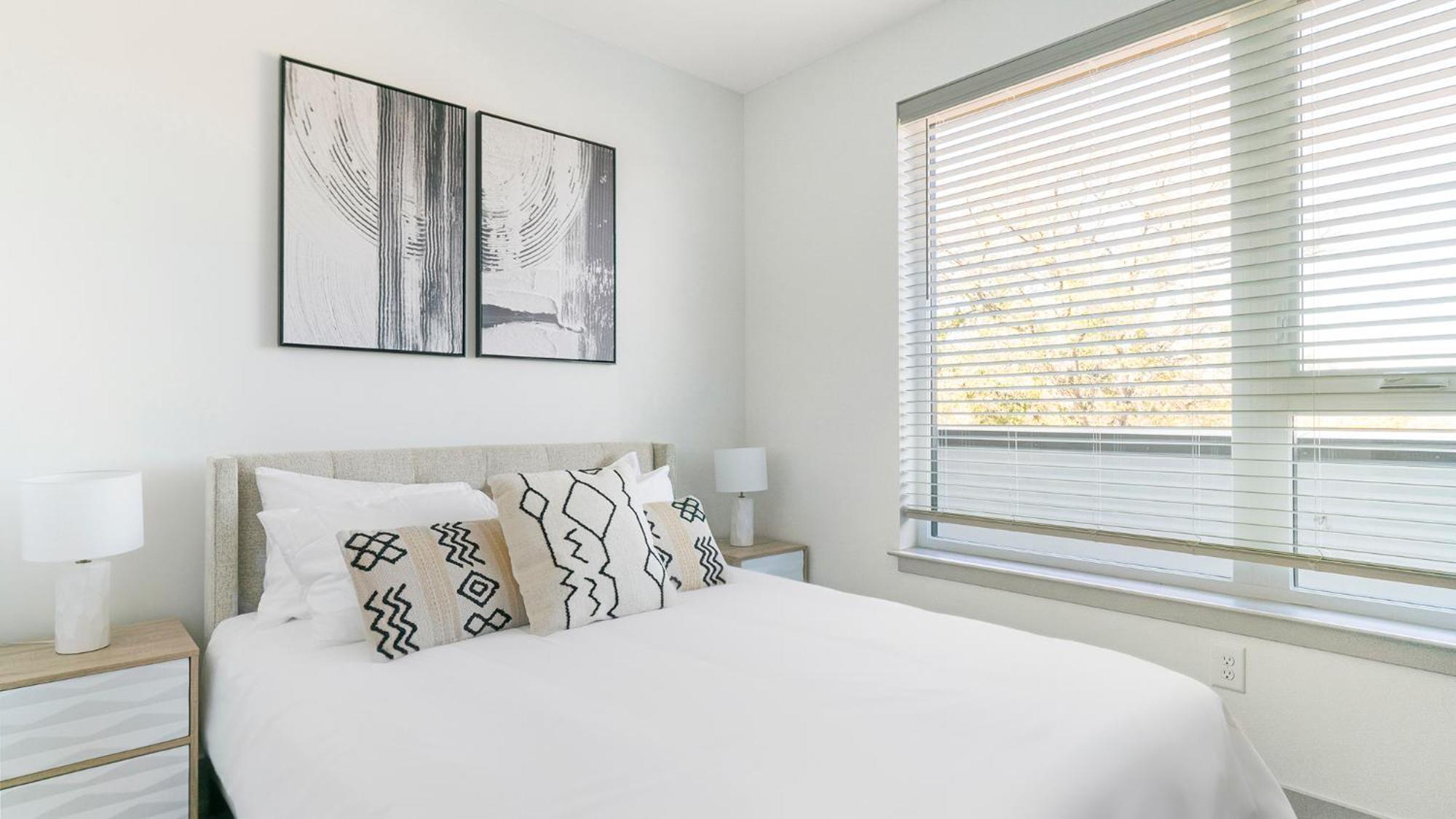 Sphere Condos By Barsala Richmond Bagian luar foto